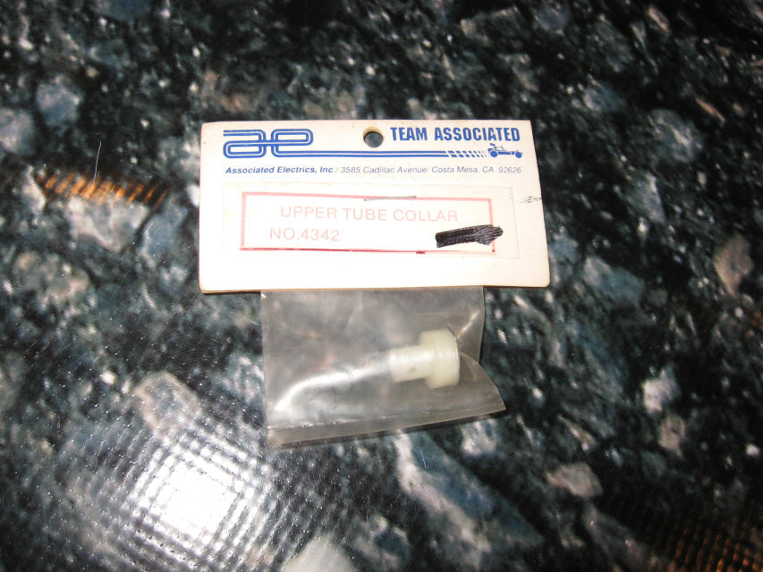 TEAM ASSOCIATED PAN CAR UPPER TUBE COLLAR PLASTIC WHITE # 4342