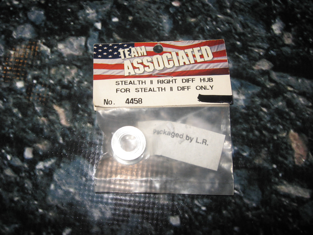 Team Associated 4458 Stealth 2 right diff hub for stealth 2 diff only