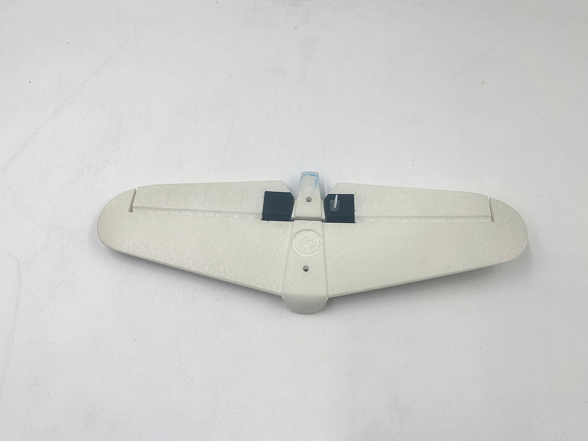 Ki84 – Horizontal tail set(white) Ki8405WH - Ki8405WH