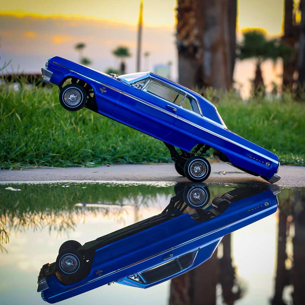 Redcat SixtyFour-18 RC Car - 1:18 1964 Chevrolet Impala SS Hopping Lowrider