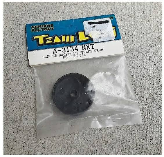 LOSA3134 SLIPPER BACKPLATE/BRAKE DRUM FOR NXT.GTX