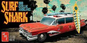 1959 Cadillac Ambulance 1:25 AMT