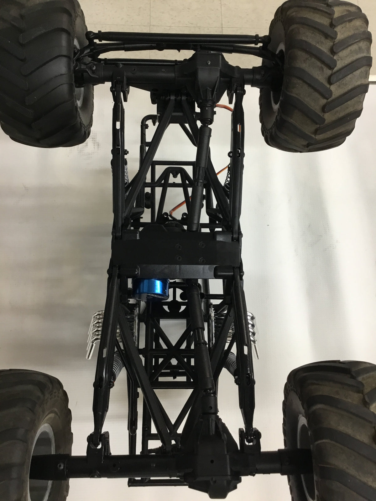 Axial Gravedigger Roller