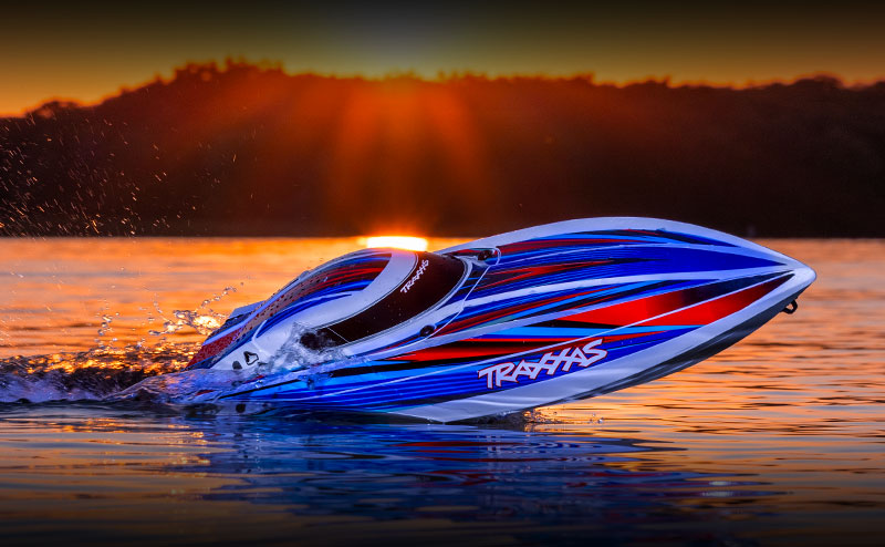 Disruptor®: High Performance Race Boat with TQ™™ 2.4GHz radio system