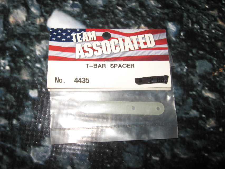 TEAM ASSOCIATED T-BAR SPACER FIBERGLASS WHITE (1) # 4435