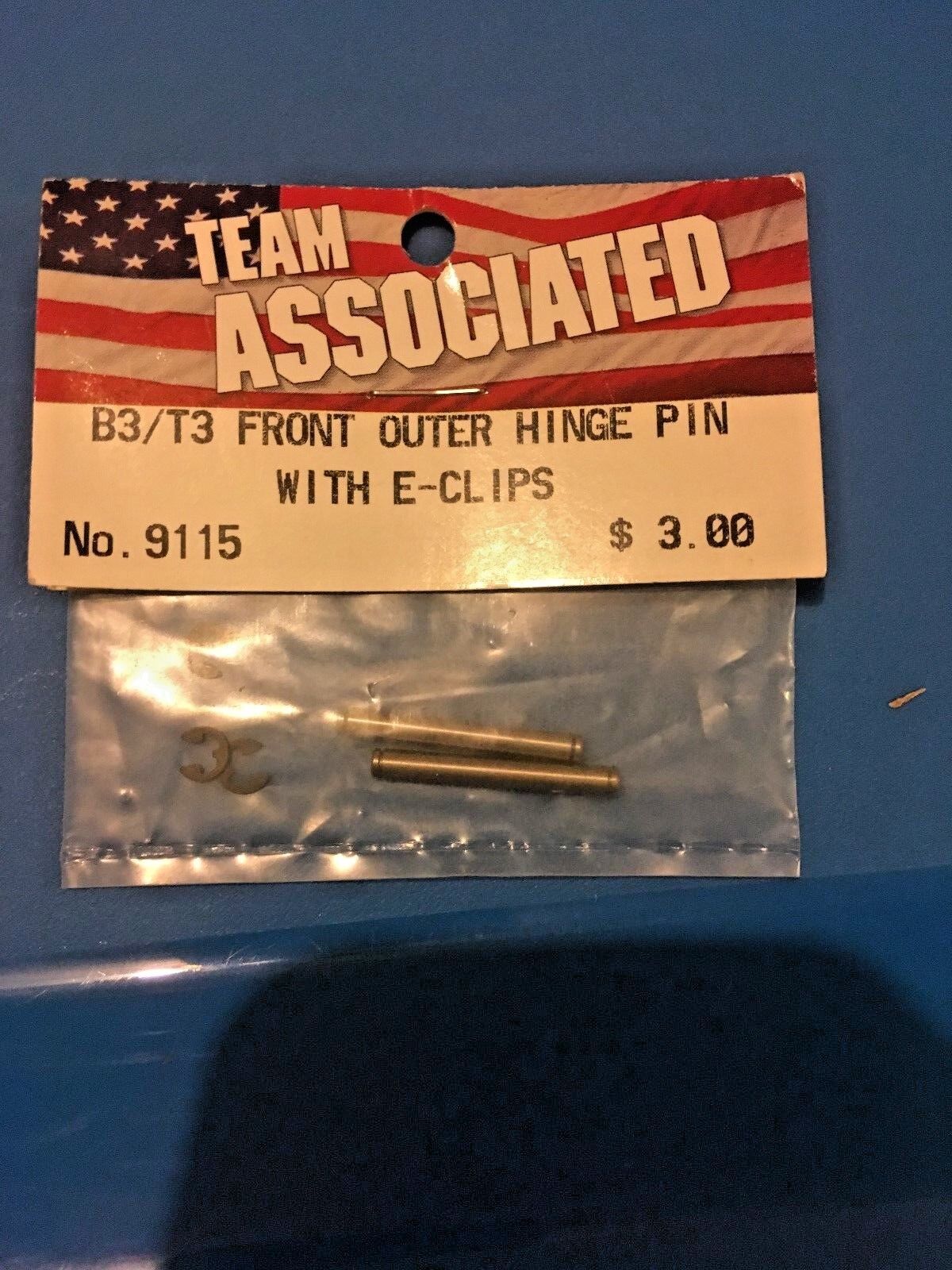 Team associated 9115 B3/T3 front outer Hinge pins