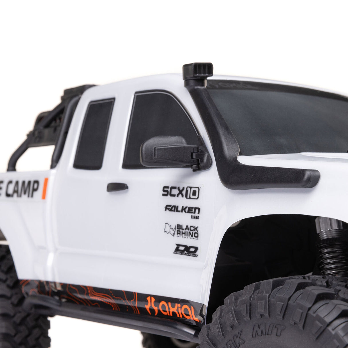AXI-1375T1 1/10 SCX10 III Base Camp 4X4 RTR Brushed Rock Crawler, White