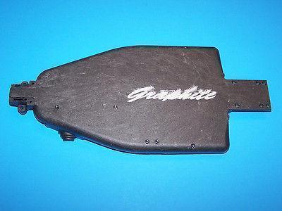 LOSI (SEDAN) GRAPHITE/COMPOSITE CHASSIS #A-9915