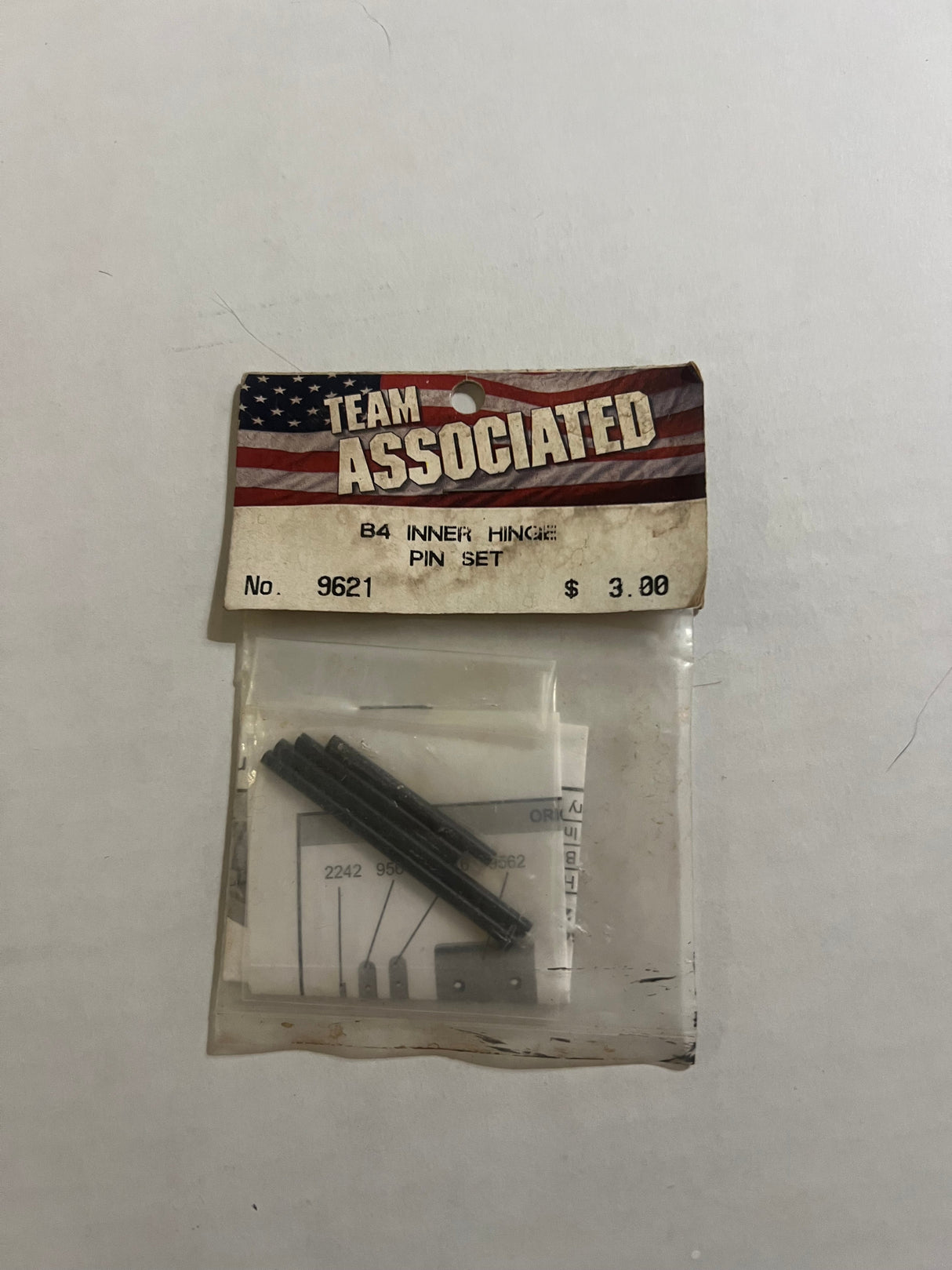 B4 INNER HINGE PIN SET-ASC9621